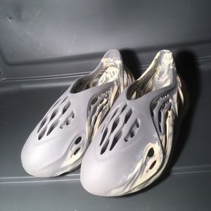 Yeezy Foam Runner 'MXT Moon Grey